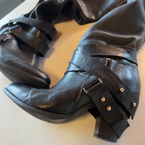 Super buttery, sexy leather slouch boots - Picture 1 of 8